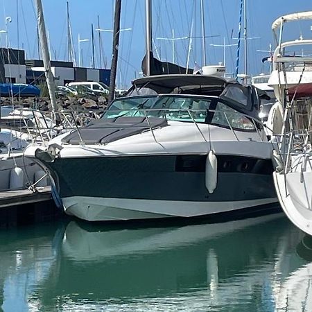 Une Nuit Sur Un Bateau Linge & Menage Inclus La Rochelle  Buitenkant foto