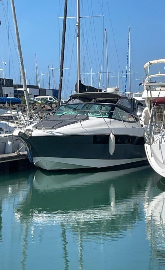 Une Nuit Sur Un Bateau Linge & Menage Inclus La Rochelle  Buitenkant foto