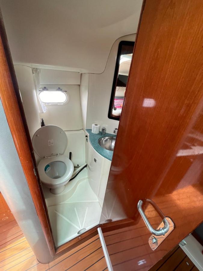 Une Nuit Sur Un Bateau Linge & Menage Inclus La Rochelle  Buitenkant foto