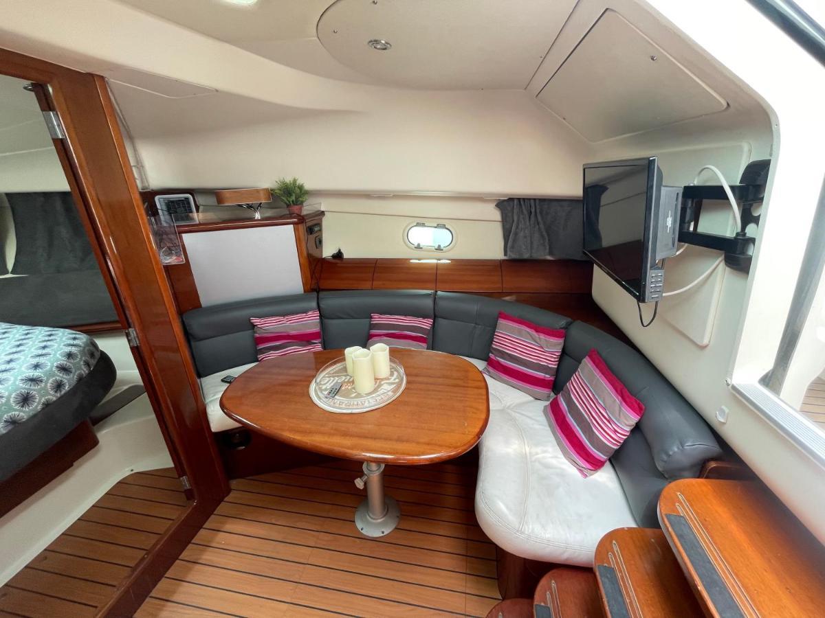Une Nuit Sur Un Bateau Linge & Menage Inclus La Rochelle  Buitenkant foto